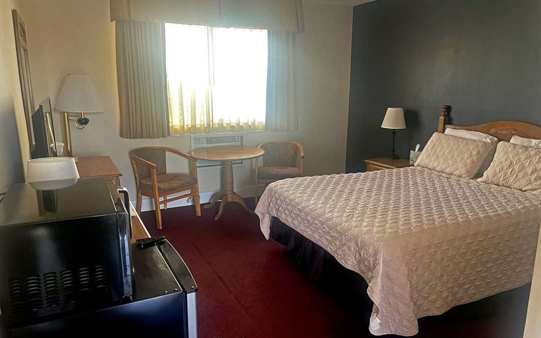 Traditional Single Queen – Accessible (1-3 Persons)